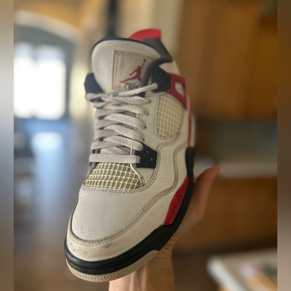 NIKE AIR JORDAN FOURS (IV) RETRO 6YOUTH; Fire Red / White - Picture 9 of 13
